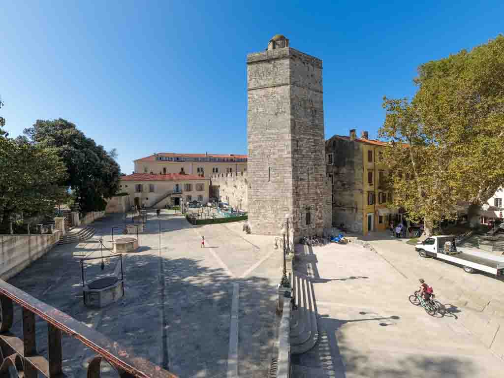 Pet Bunara I Kapetanova Kula Zadar 0313.jpg