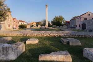 Roman temple - Rimski Hram, Nin1002